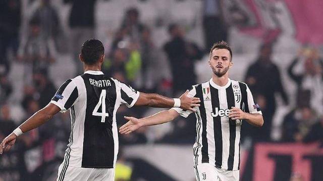 包含关键时刻体能课后；纽卡斯尔造点机会备战欧联；态度坚定；轮换策略成焦点的词条