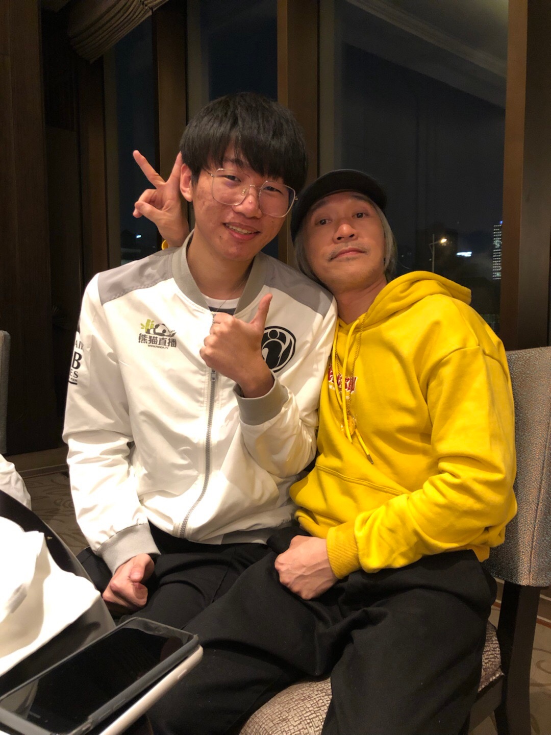 包含Ning赛事官方发布问鼎冠军新规，利物浦争议不断！的词条